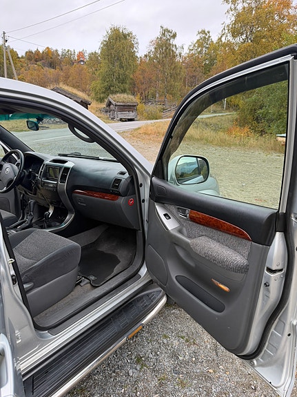 Toyota Land Cruiser 20 of 30