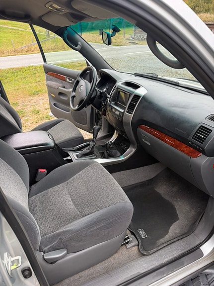 Toyota Land Cruiser 21 of 30