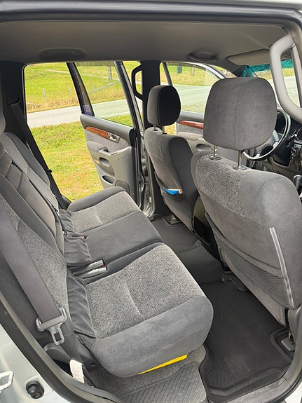 Toyota Land Cruiser 19 of 30