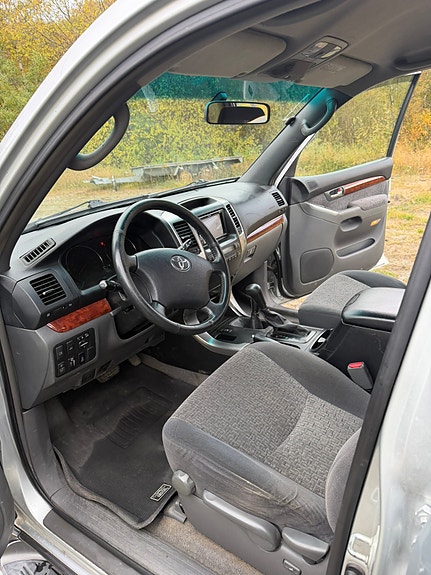 Toyota Land Cruiser 14 of 30