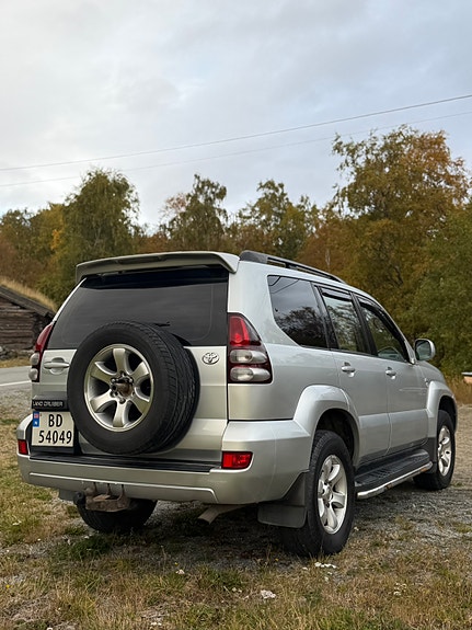 Toyota Land Cruiser 7 of 30