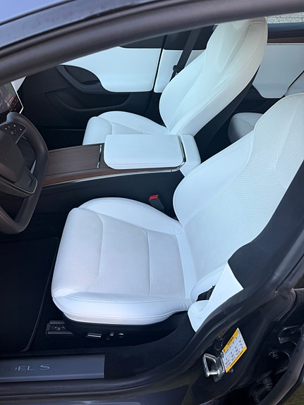 Tesla Model S 22 of 30
