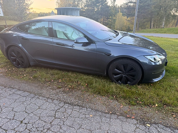 Tesla Model S 11 of 30