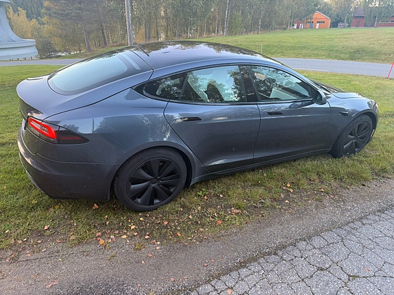 Tesla Model S 9 of 30