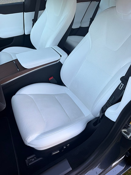 Tesla Model S 23 of 30