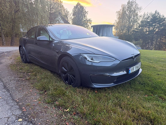 Tesla Model S 14 of 30