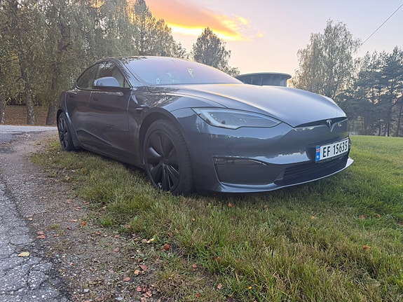Tesla Model S 15 of 30