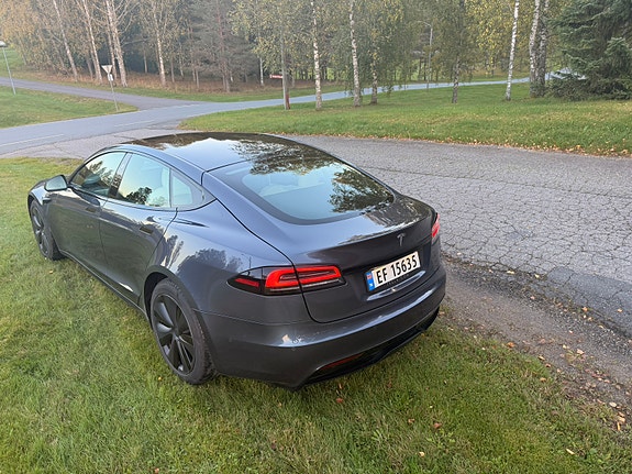 Tesla Model S 7 of 30