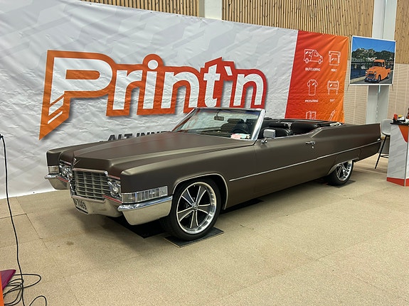 Cadillac Deville 14 of 17