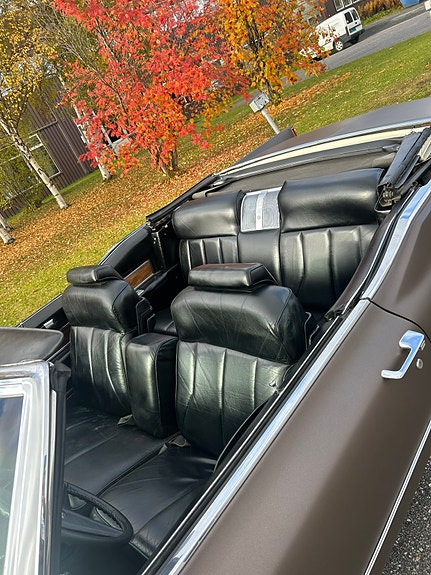 Cadillac Deville 10 of 17