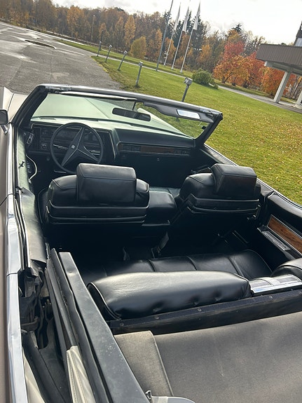 Cadillac Deville 7 of 17