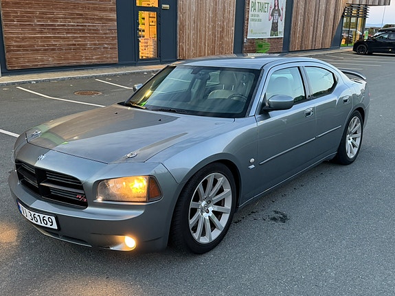 Dodge Charger 4 of 20
