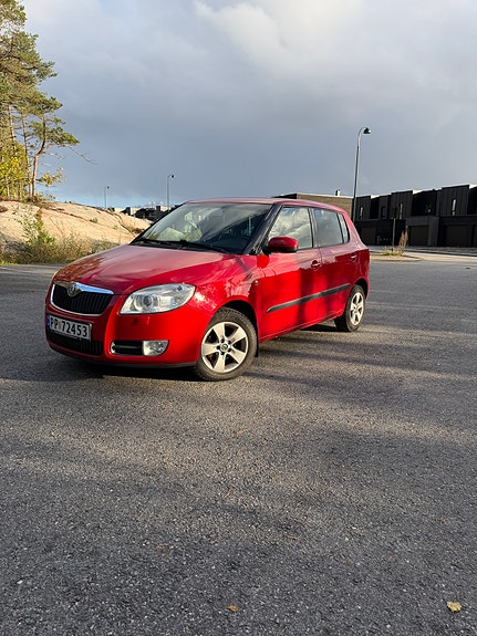 Skoda Fabia 2 of 13