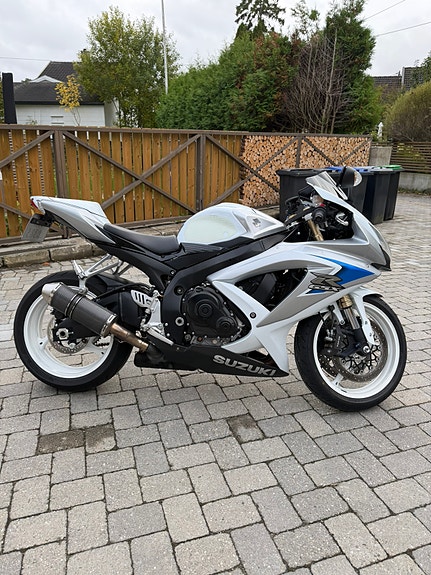 Suzuki GSX-R 600 2 of 7