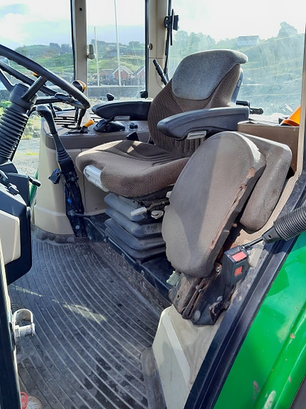 John Deere 6210 SE 11 of 13