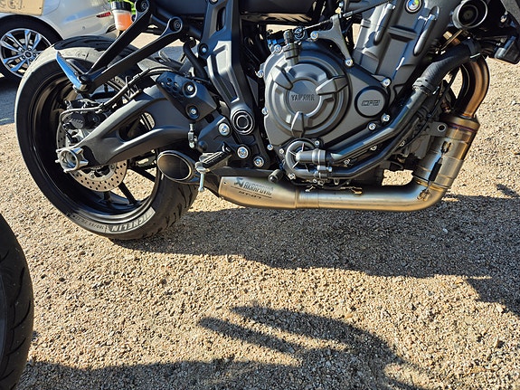 Yamaha MT-07 6 of 8