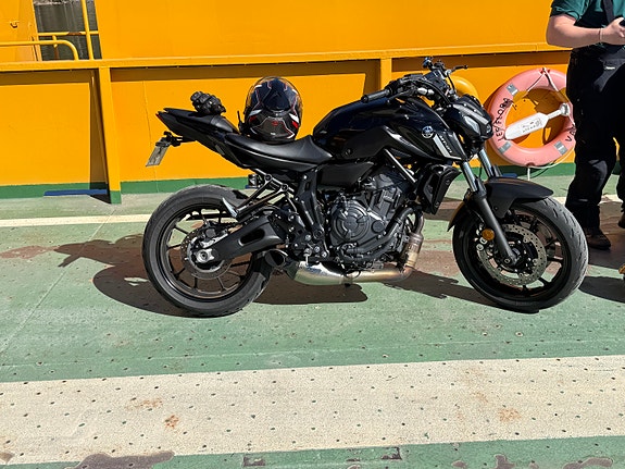 Yamaha MT-07 2 of 8