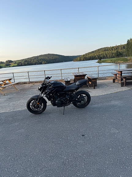 Yamaha MT-07 3 of 8