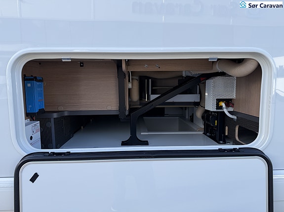Carthago C-Tourer I 143 LE Mercedes 7 of 30