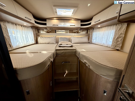 Carthago C-Tourer I 143 LE Mercedes 27 of 30