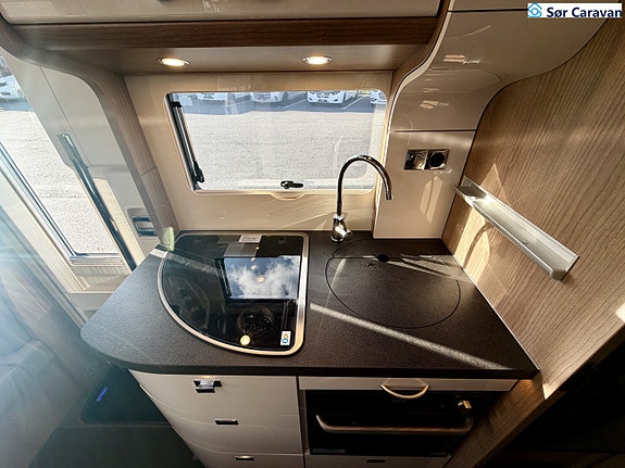 Carthago C-Tourer I 143 LE Mercedes 23 of 30