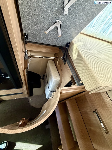 Carthago C-Tourer I 143 LE Mercedes 30 of 30