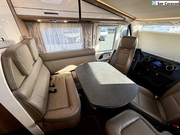 Carthago C-Tourer I 143 LE Mercedes 21 of 30