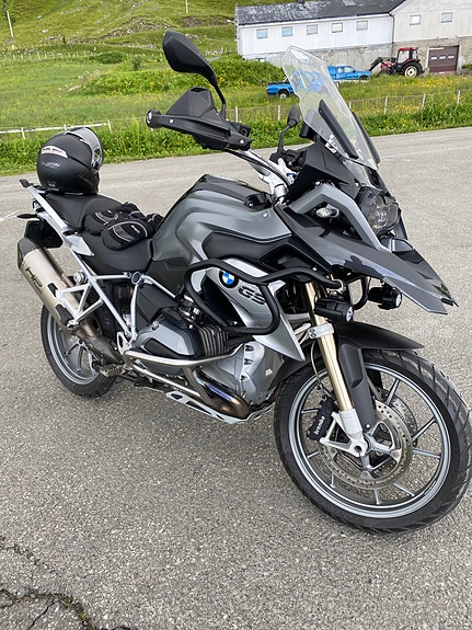 BMW R 1200 GS 2 of 3