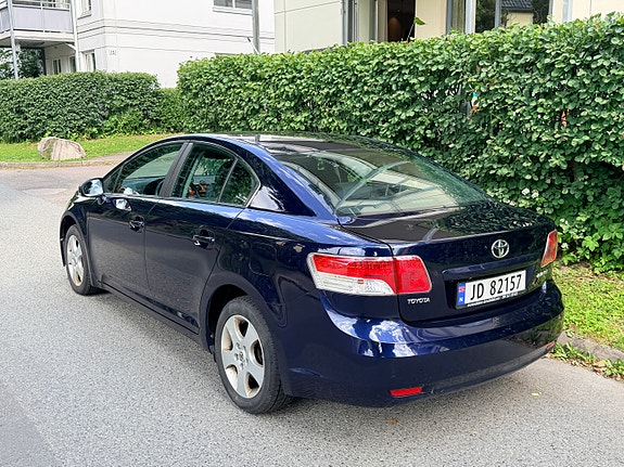 Toyota Avensis 5 of 15