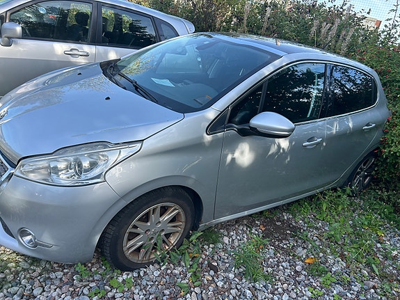 Peugeot 208 8 of 8
