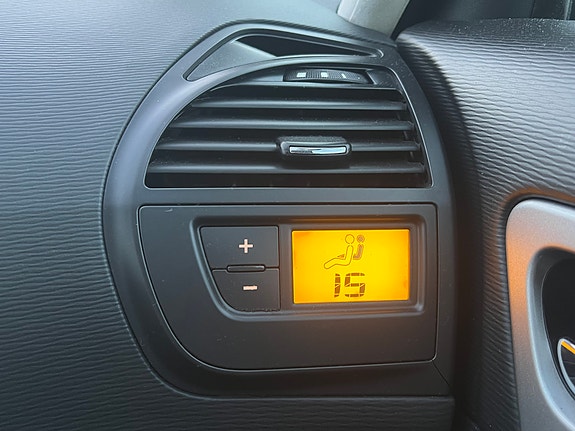 Citroen Grand C4 Picasso 19 of 25