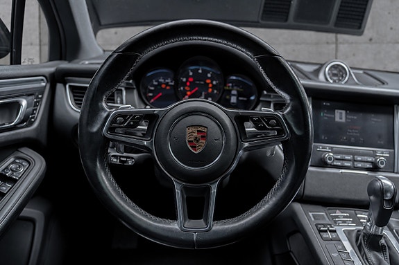 Porsche Macan 19 of 30