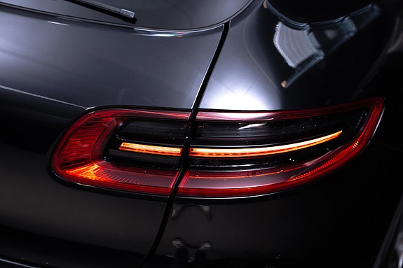 Porsche Macan 13 of 30