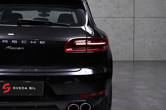 Porsche Macan 8 of 30