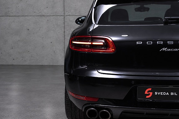 Porsche Macan 7 of 30