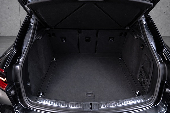 Porsche Macan 15 of 30