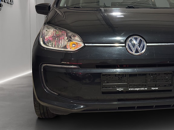 Volkswagen UP! 3 of 27
