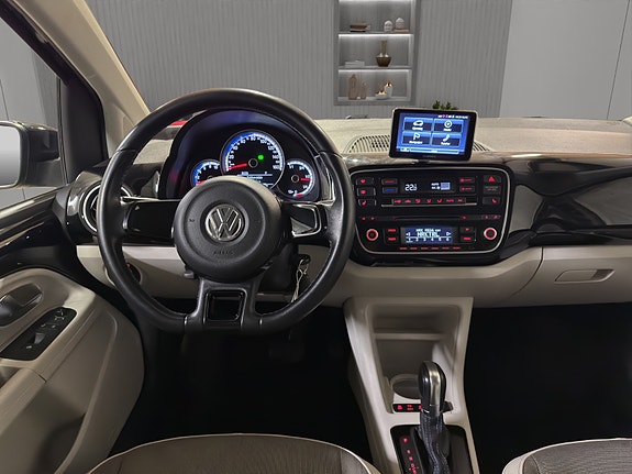 Volkswagen UP! 13 of 27