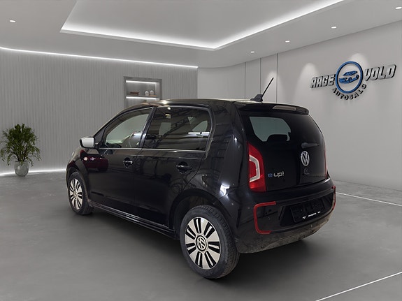 Volkswagen UP! 9 of 27