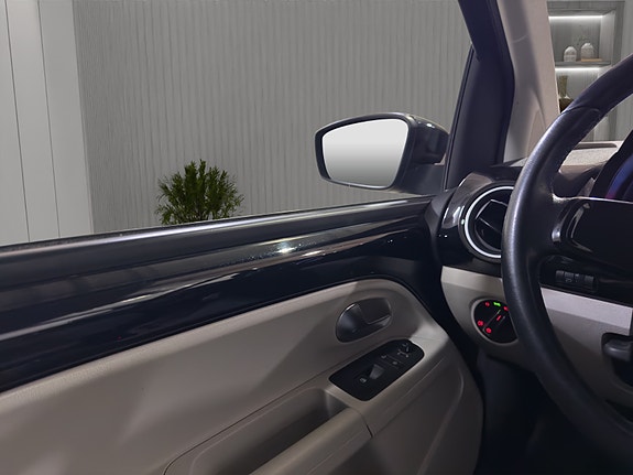 Volkswagen UP! 18 of 27