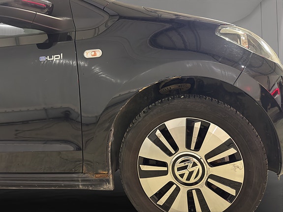Volkswagen UP! 26 of 27