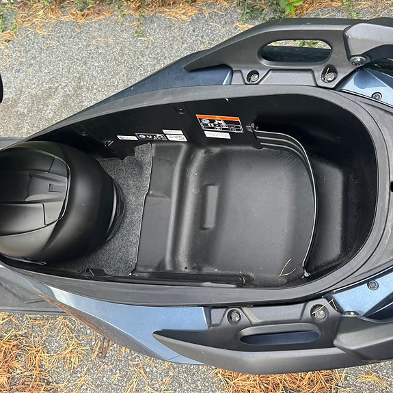 Honda NSS300 Forza 7 of 9
