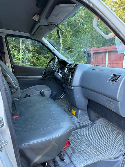Toyota HiAce 9 of 13