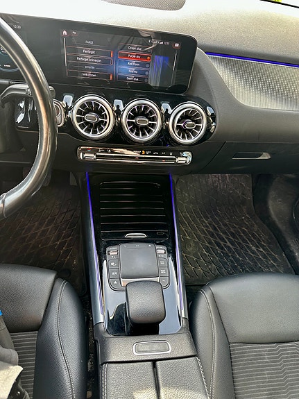 Mercedes-Benz EQA300 9 of 10
