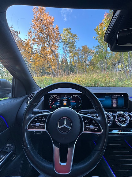 Mercedes-Benz EQA300 4 of 10