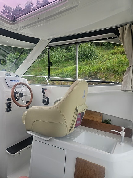 Beneteau 680 med henger 2 of 12