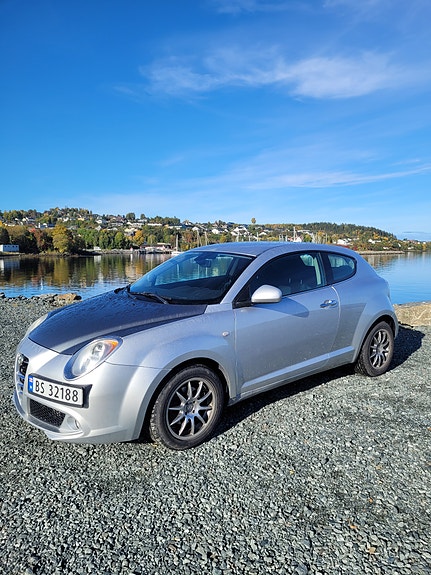 Alfa Romeo MiTo 3 of 9