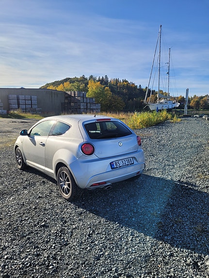 Alfa Romeo MiTo 4 of 9