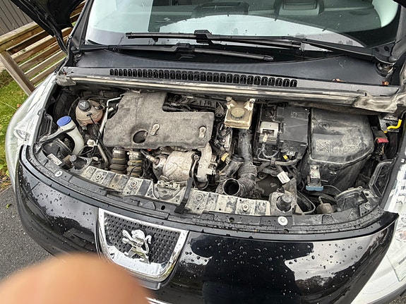 Peugeot 3008 2 of 9