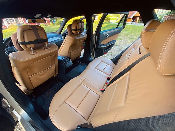 Mercedes-Benz E250 30 of 30